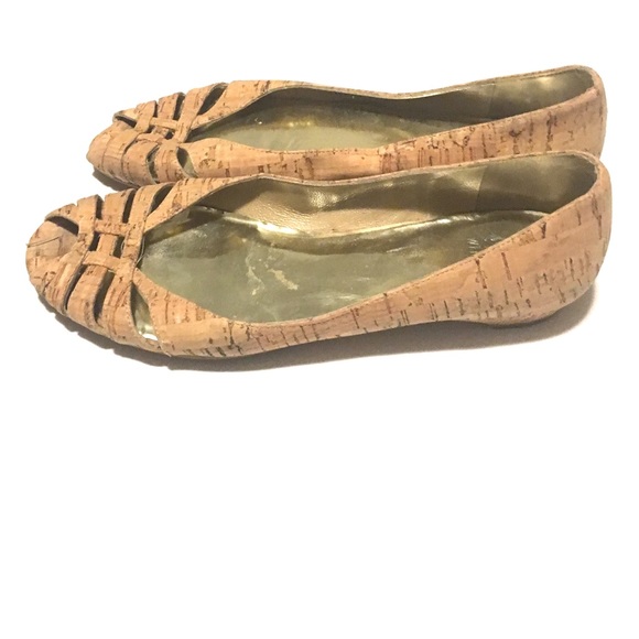 Stuart Weitzman | Cork Flat Sandals - Picture 2 of 6